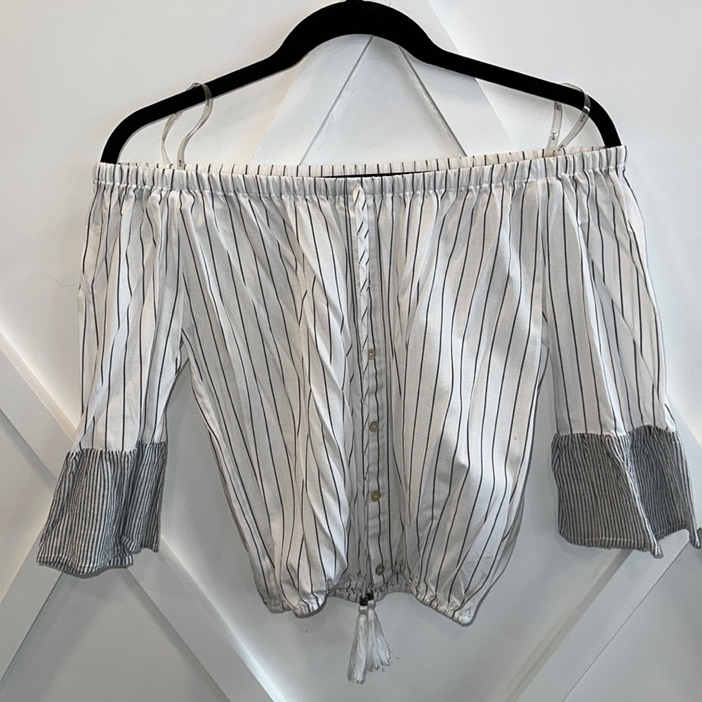 Off the shoulder blouse women’s size Small